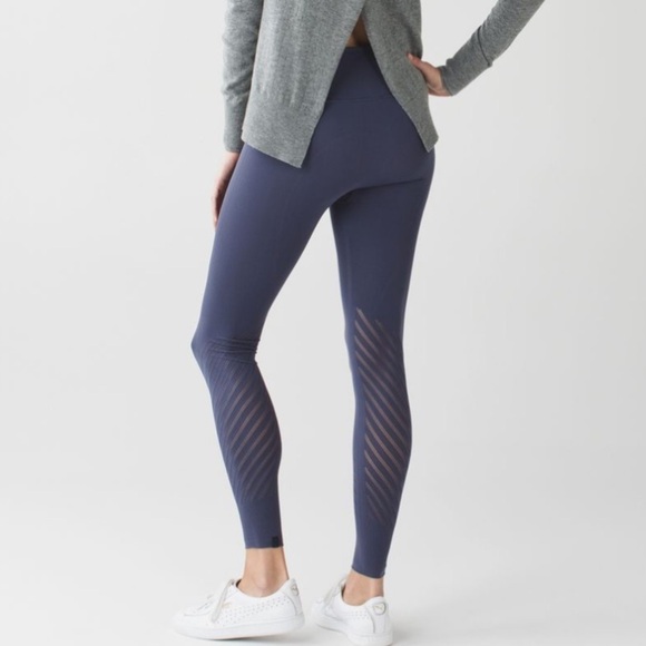 Lululemon‎ Enlighten Tight Cadet Blue Size 6 - Picture 1 of 6